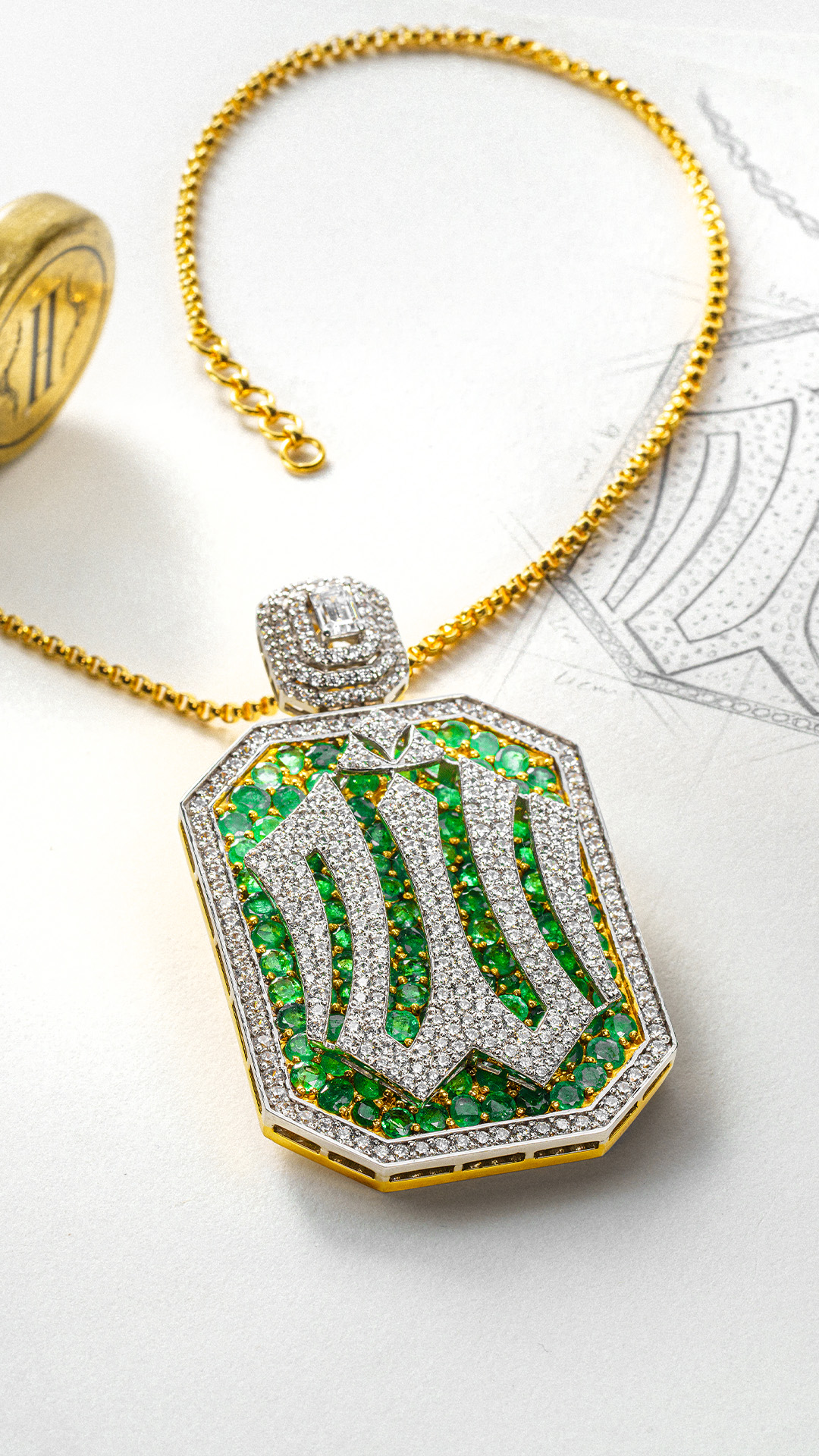 Hasht Emerald pendant